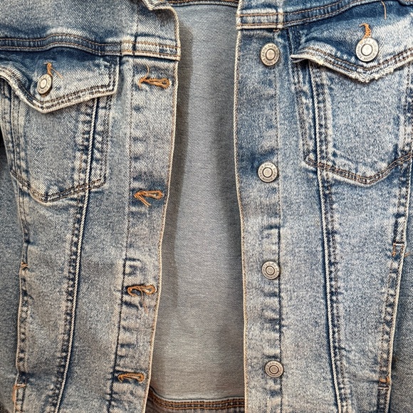 Kensie Faded Blue Denim Jacket - Picture 4 of 5